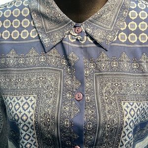 Roz & Ali blue patterned classic button down  Blouse